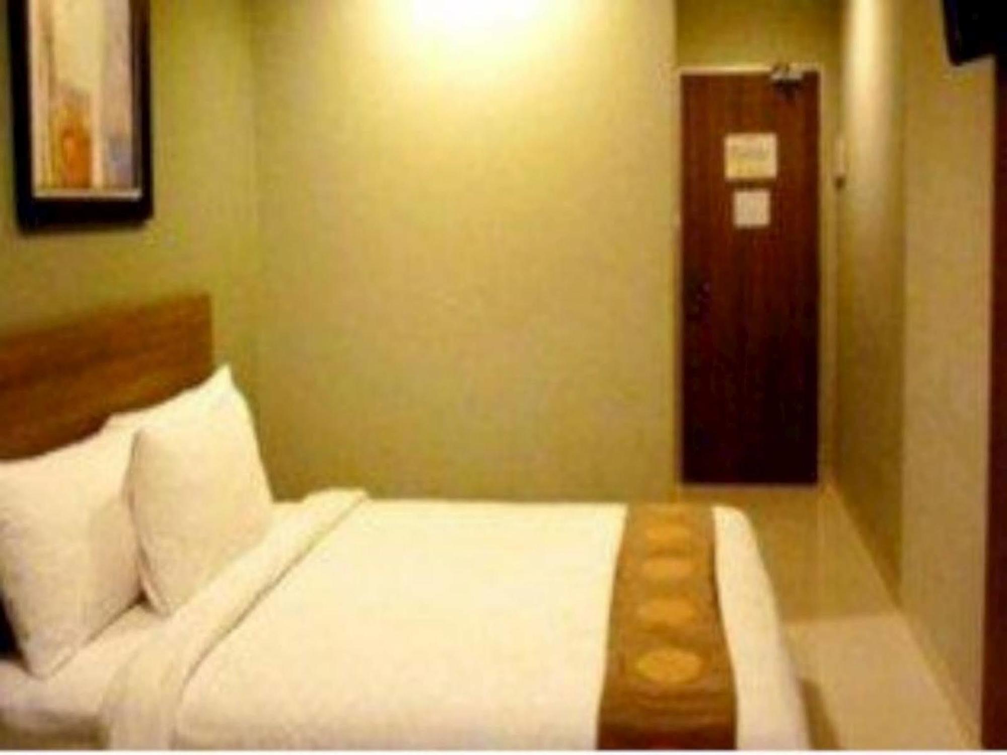 My Hotel จาการ์ตา ภายนอก รูปภาพ
